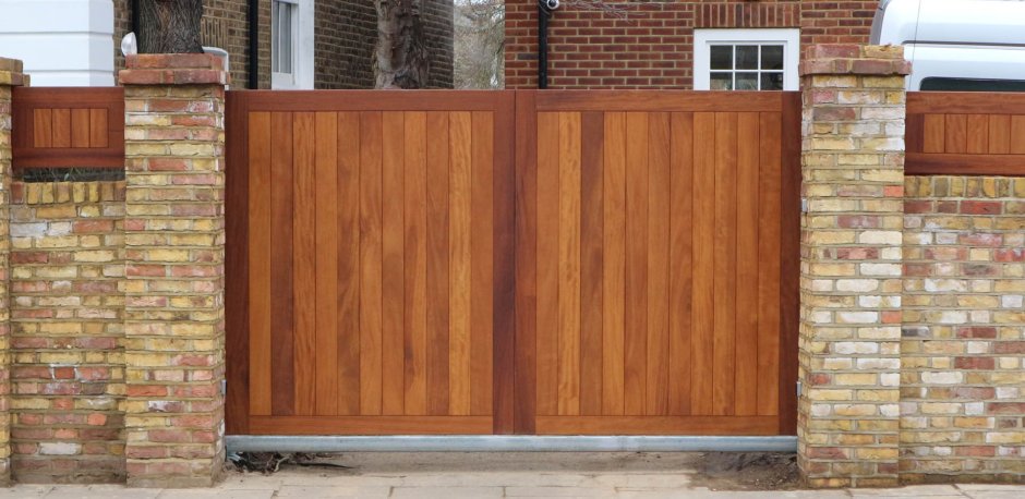 Автоматические деревянные ворота
