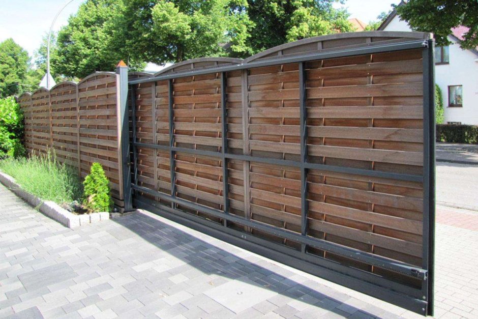 Откатные ворота под дерево