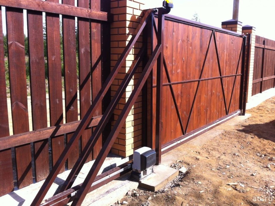 Деревянные откатные ворота