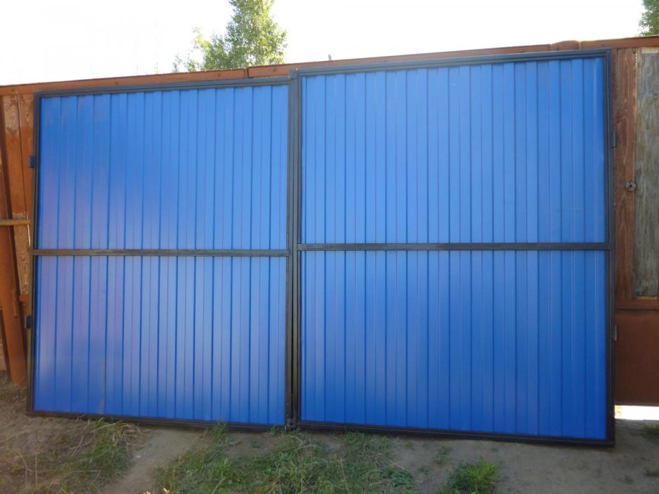 Ворота с калиткой для частного из профильной трубы