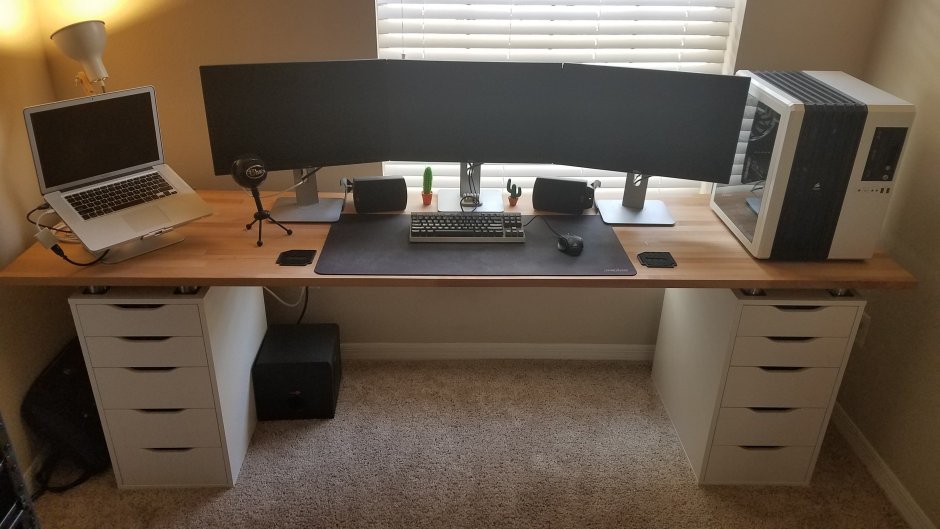 Длинные компьютерные столы
