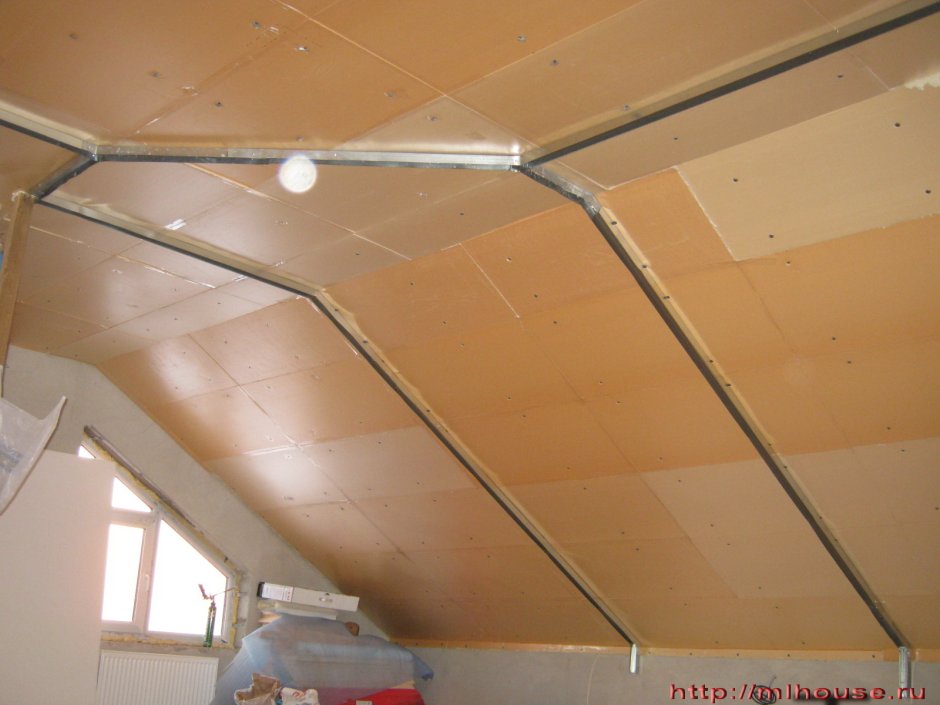 Профиль мансардный потолок