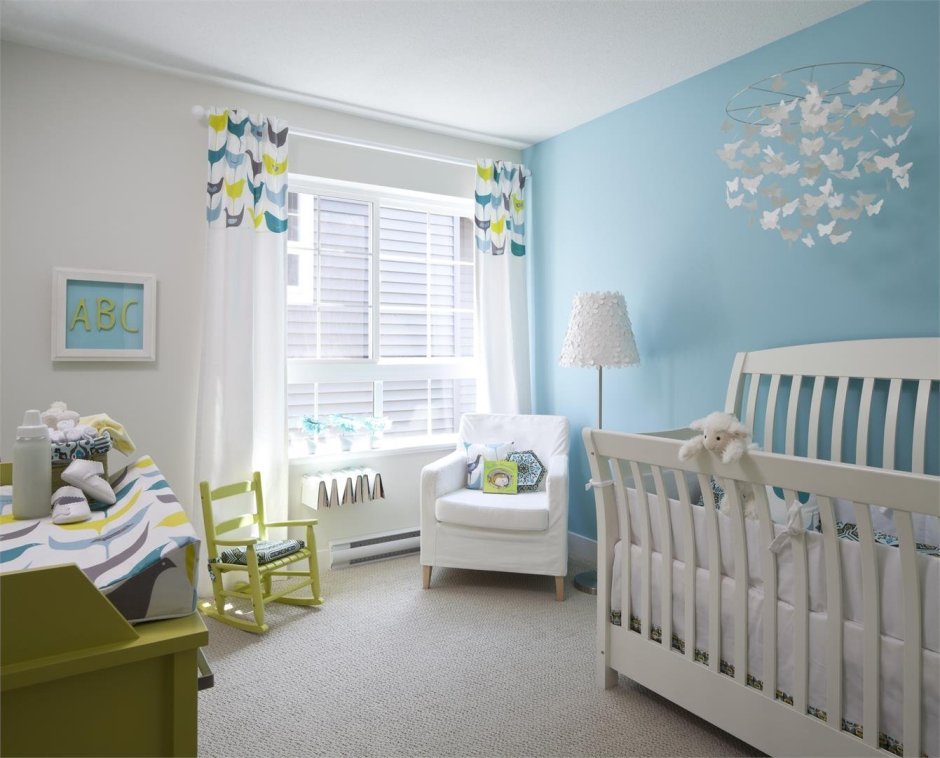 Комната для новорожденного в голубых тонах