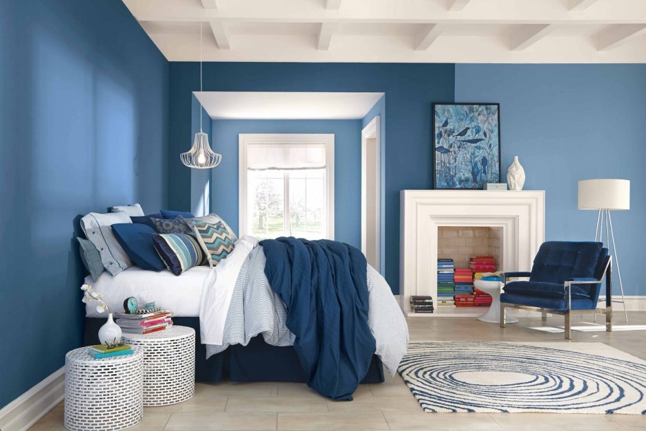 Спальня в голубых и бежевых тонах