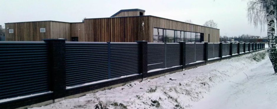 Забор из профнастила горизонтальный