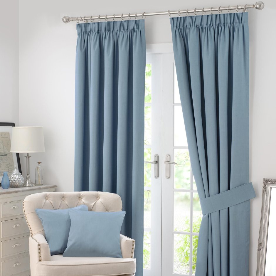 Синие занавески