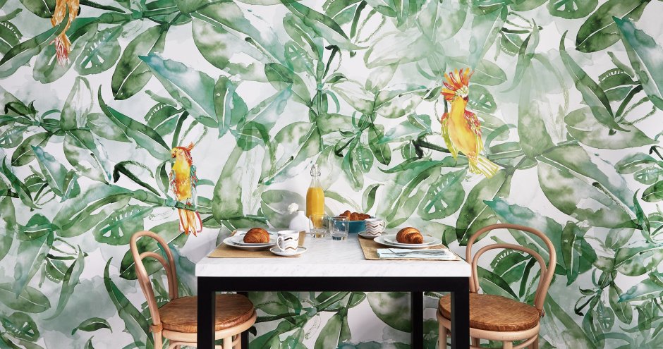 Кухня с тропическими обоями