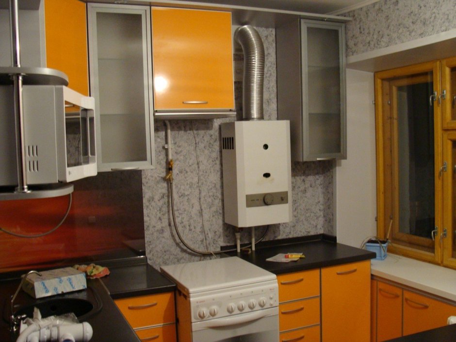 Кухни в хрущёвках с холодильником газовой колонкой 6кв