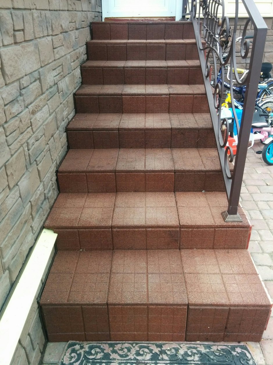 Бетонная плитка для крыльца