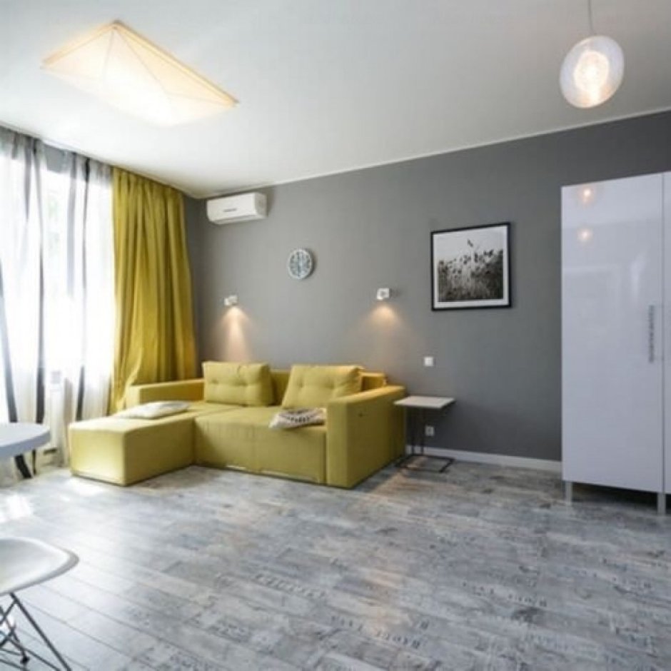 Серый пол в интерьере