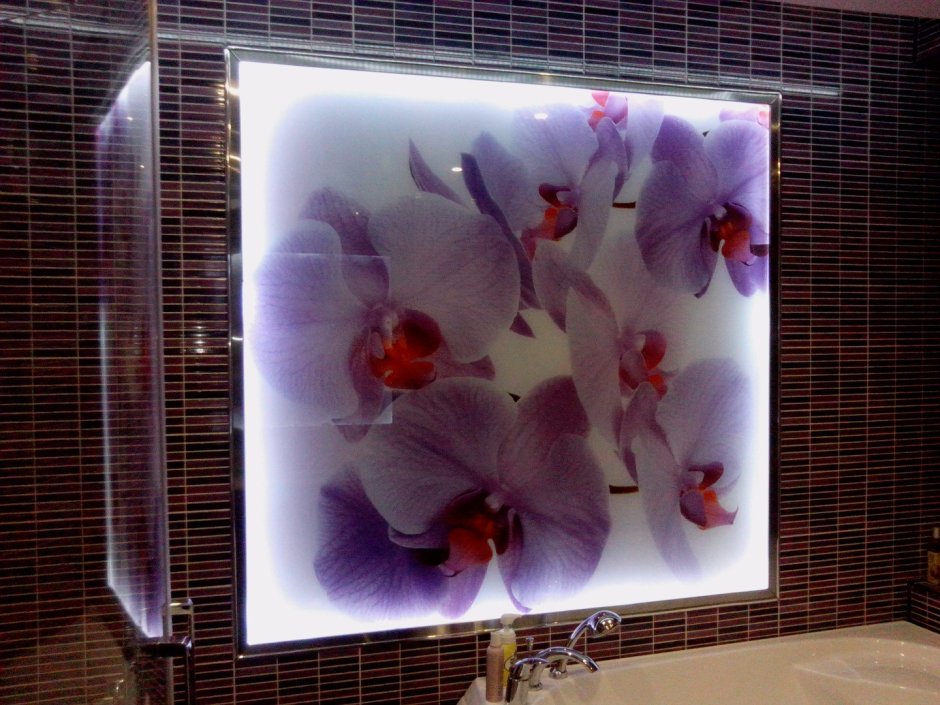 Стеклянная панель в ванную