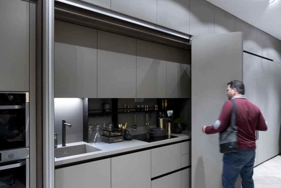 Кухня икеа Воксторп с антресолью