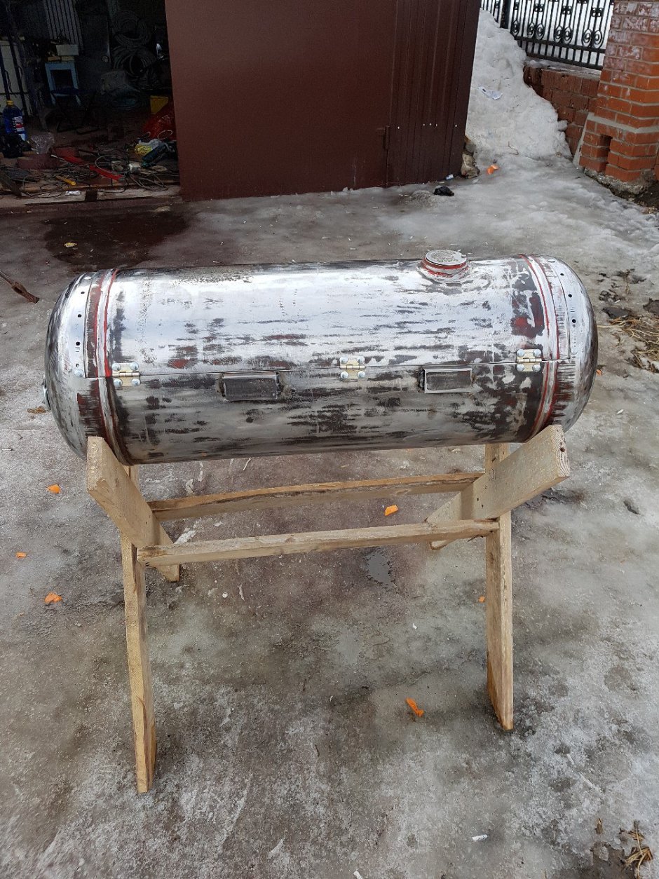 Мангал с газового баллона крашеный