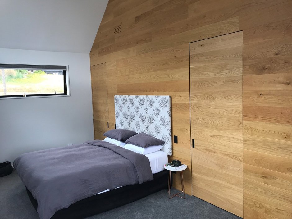 Широкий ламинат на стену