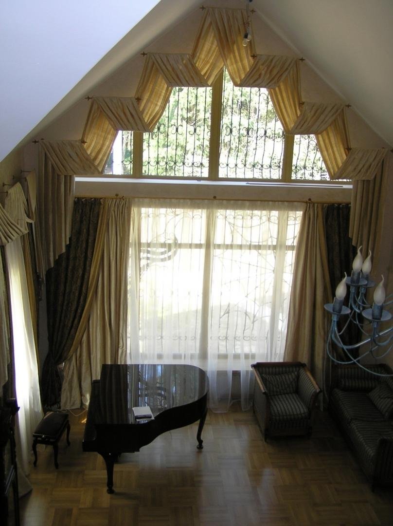 Шторы на треугольные мансардные окна