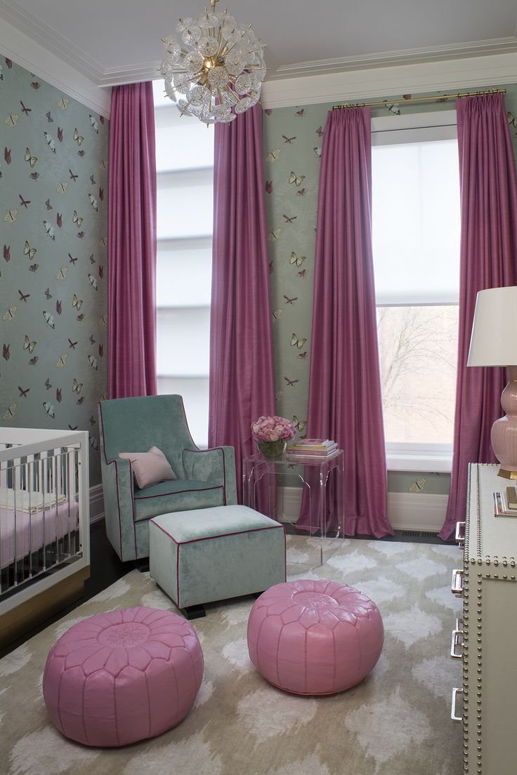 Ярко розовые шторы в интерьере