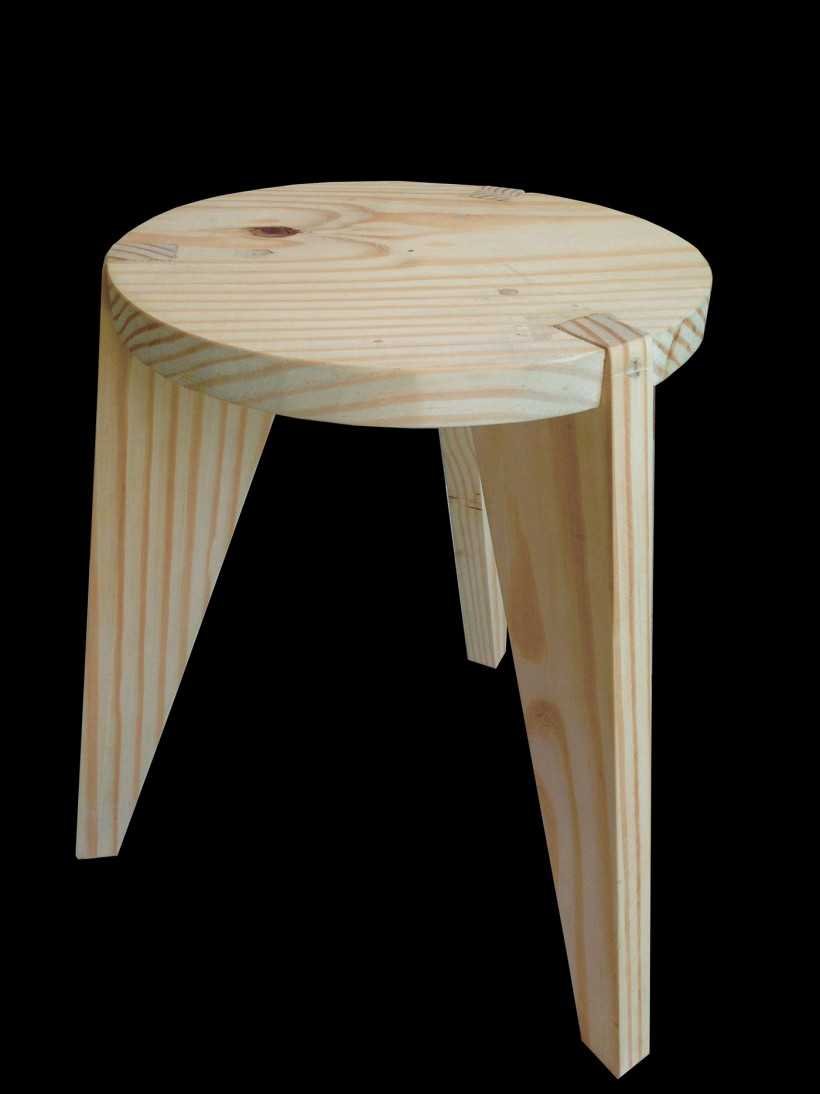 Красивые деревянные табуретки