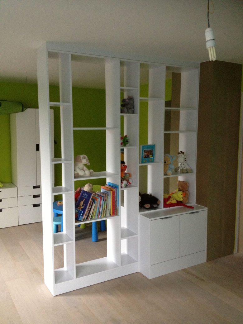 Разделительная стена в комнате