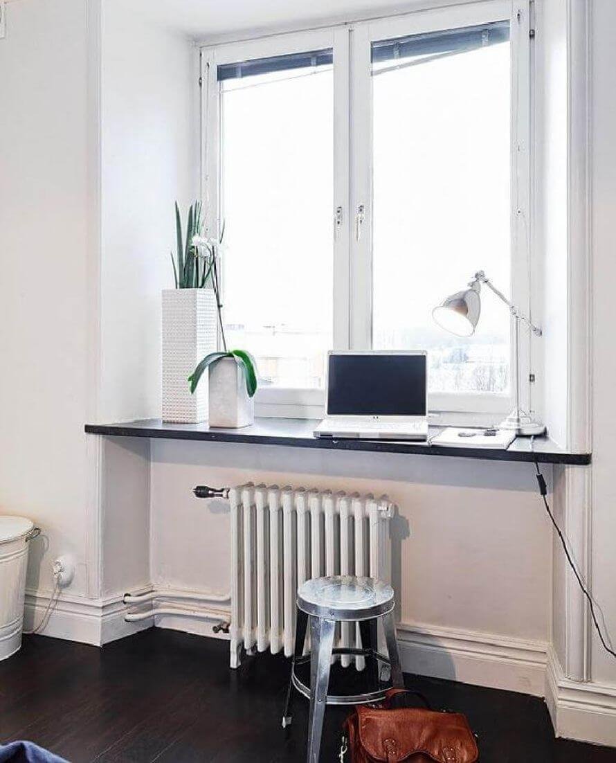 Подоконник переходящий в стол на кухне