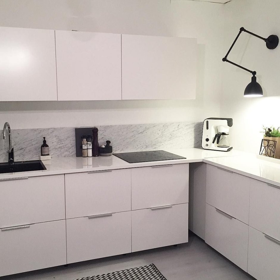 Кухонные гарнитуры с ручками