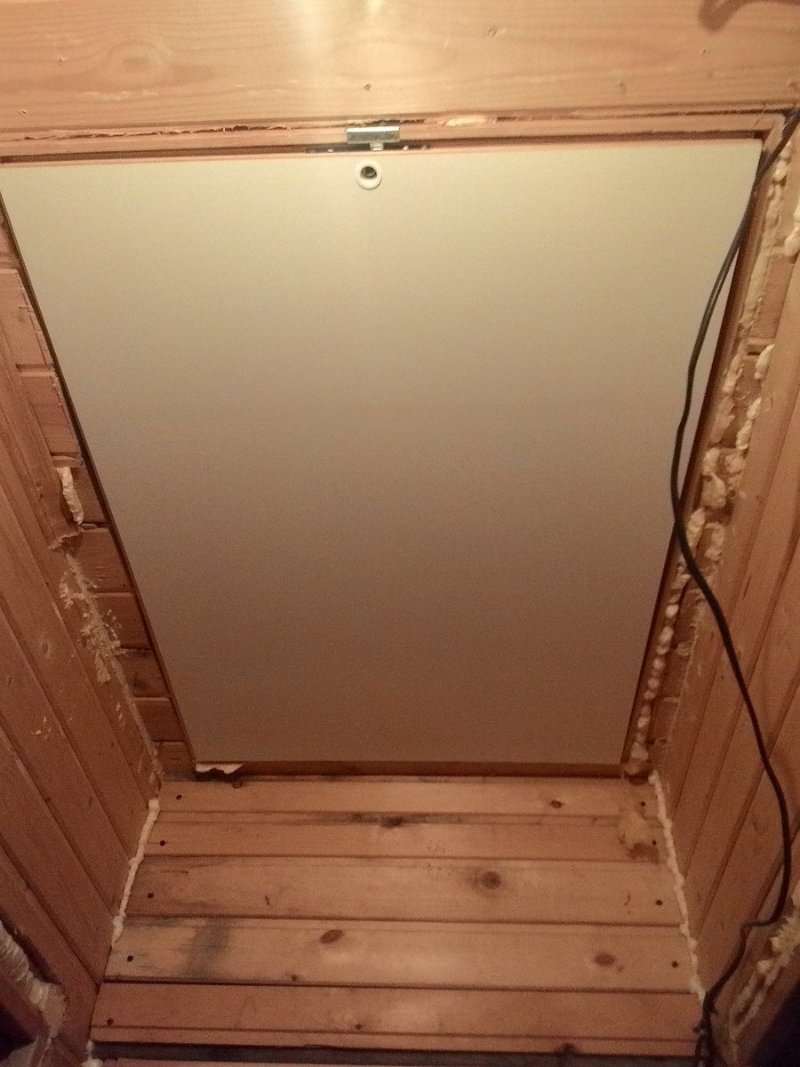 Люк на чердак снизу