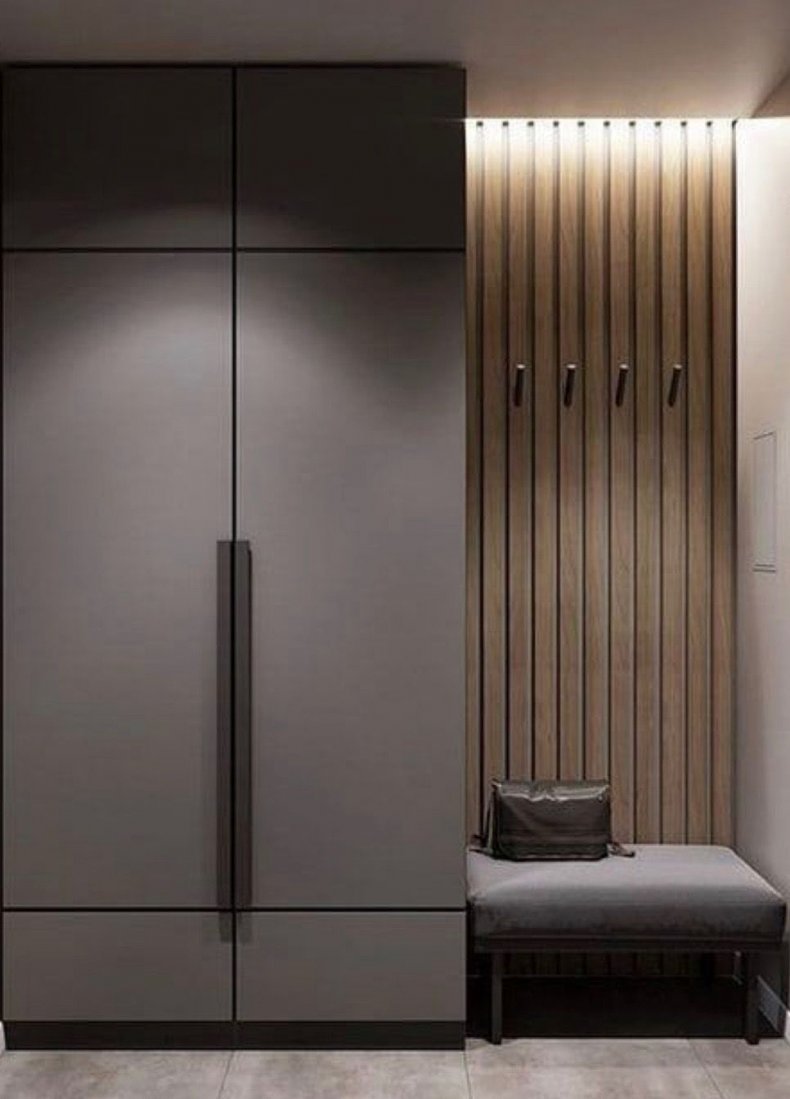 Шкаф в прихожую с зеркалом