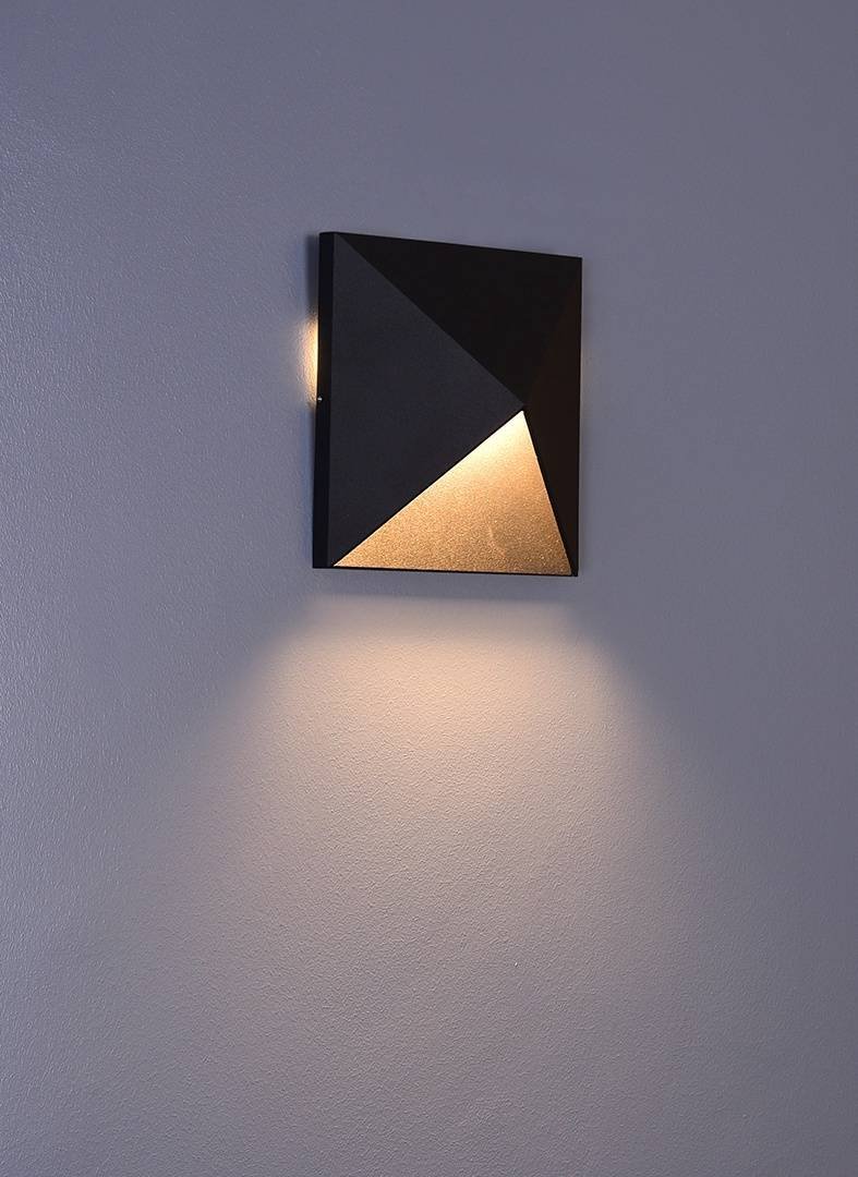 Светильник на стену двойной