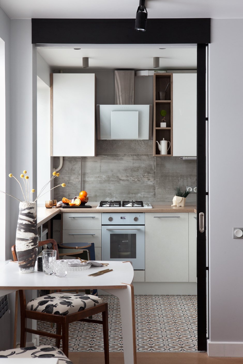 Маленькая кухня гостиная с перегородкой