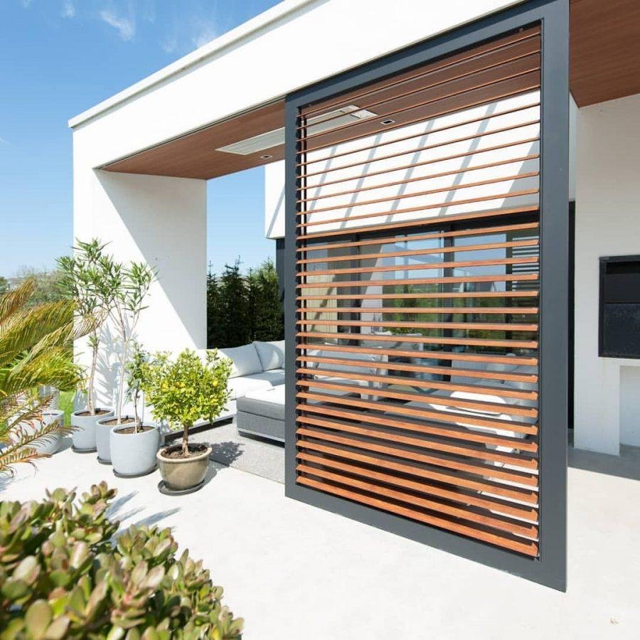 Деревянные жалюзи для беседки