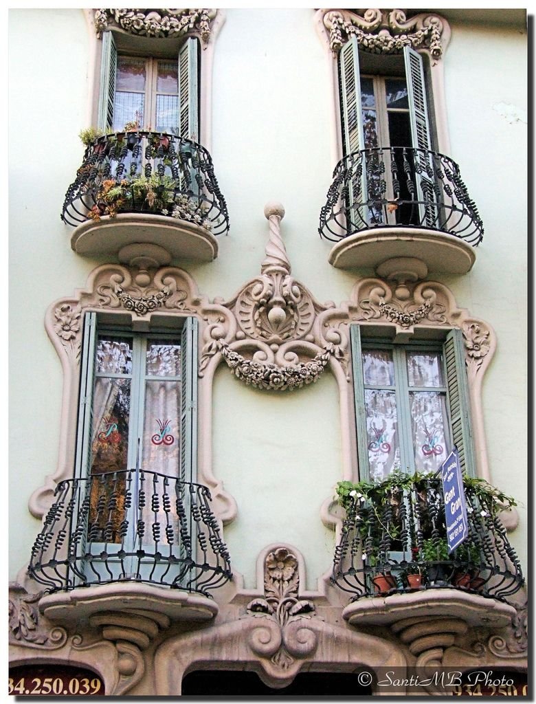 Балкончики в стиле Модерн в Испании