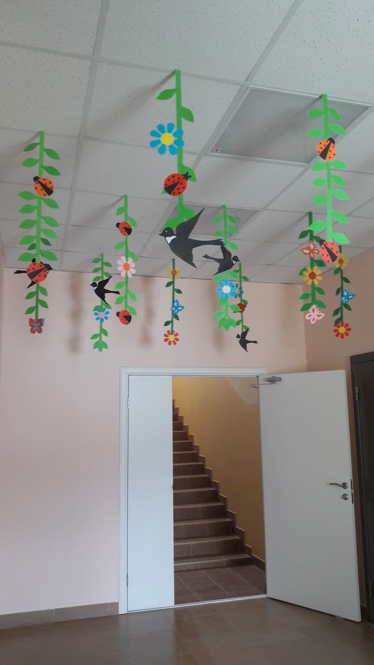Украшение холла в детском саду