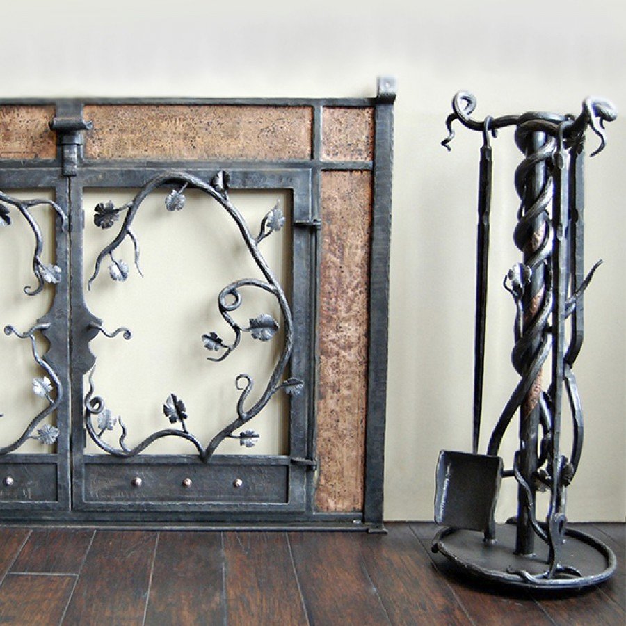 Кованые решетки для камина