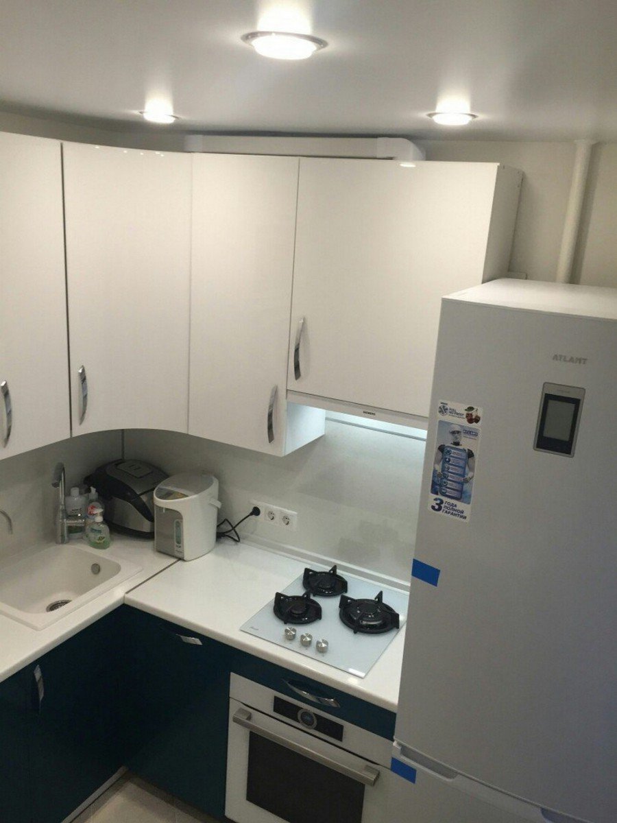 Длинная узкая кухня 9кв