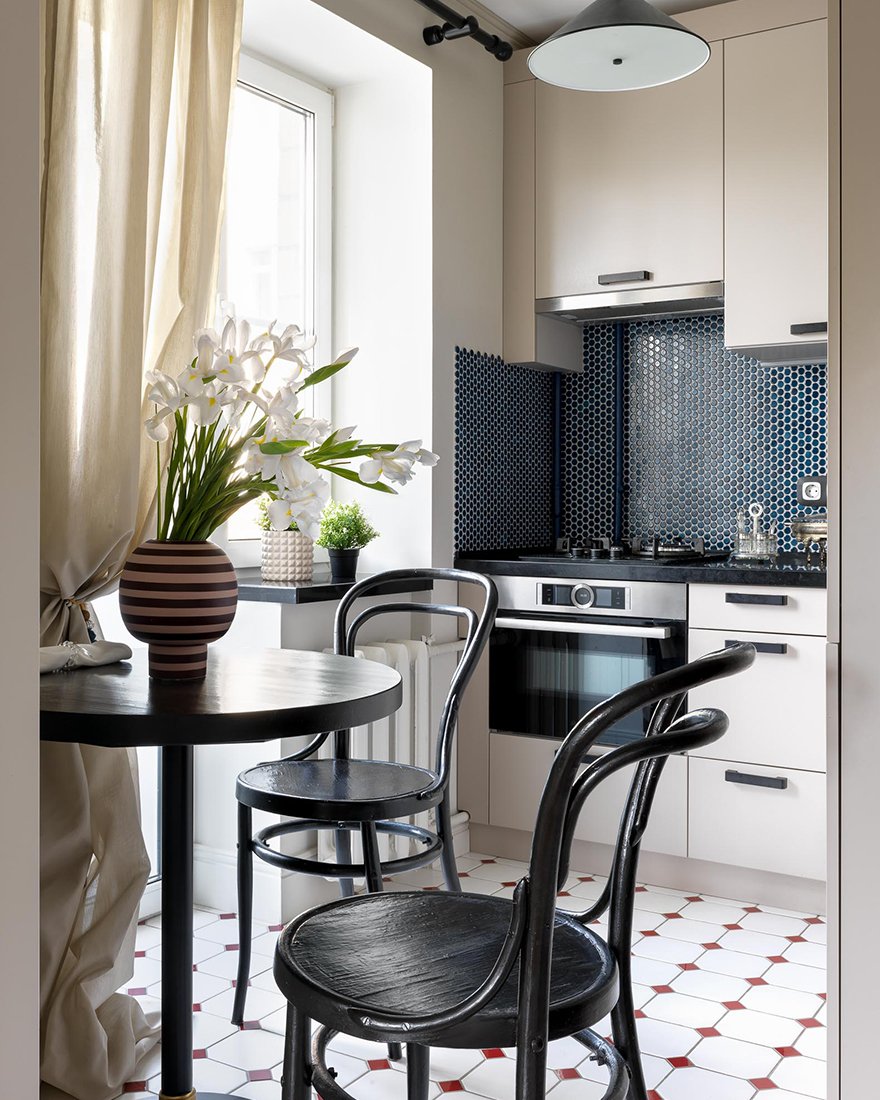 Стол для кухни 6 кв.м