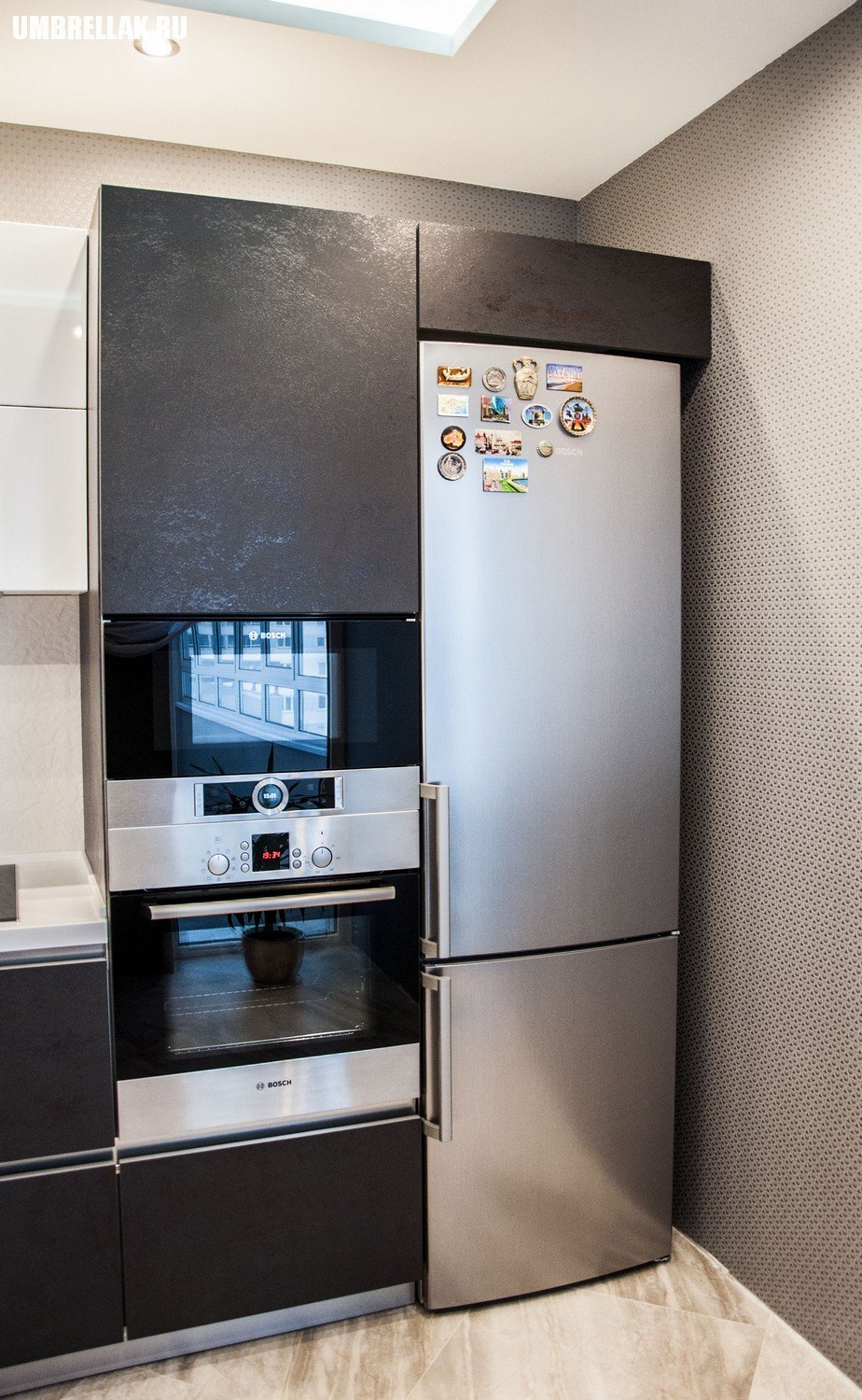 Встроенный холодильник и духовка