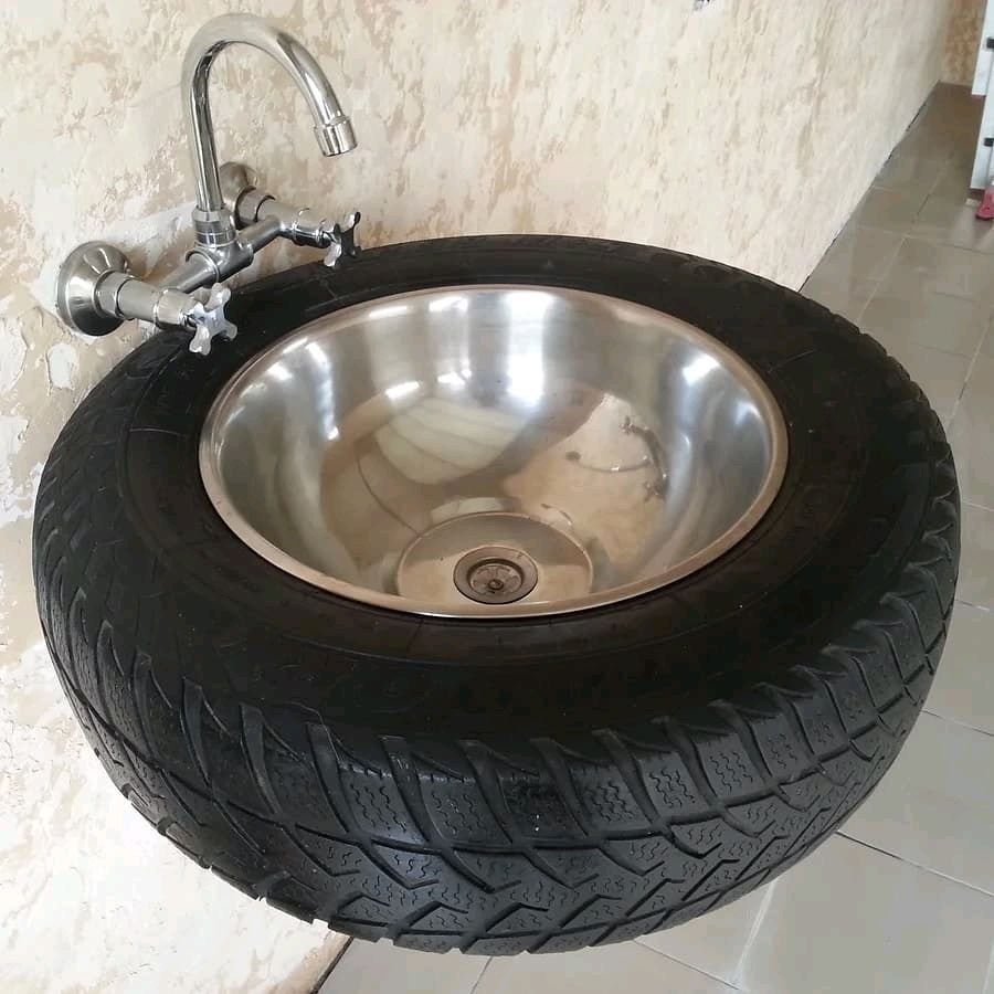 Умывальник из покрышек