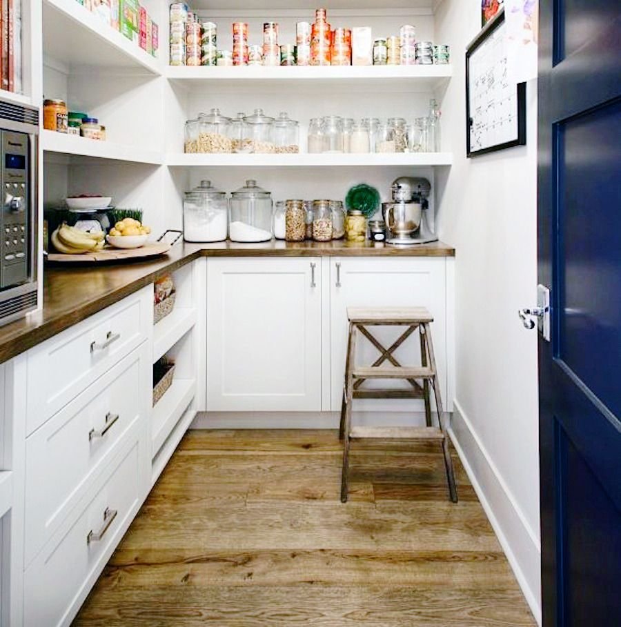 Стильная кладовка на кухне