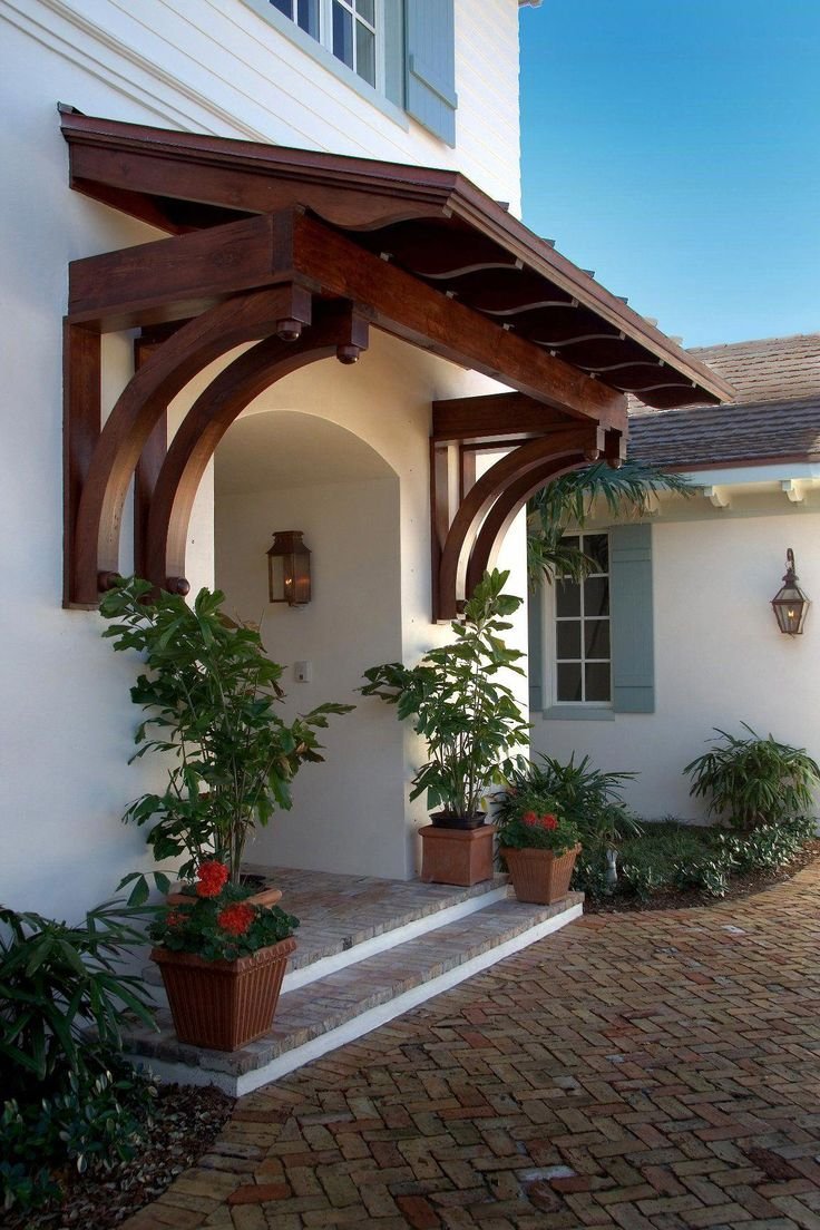 Входная группа в частный дом из металла с навесом