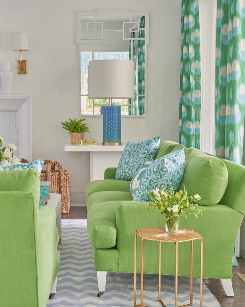 Шторы к зеленому дивану