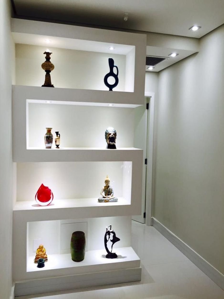 Ниши в стене