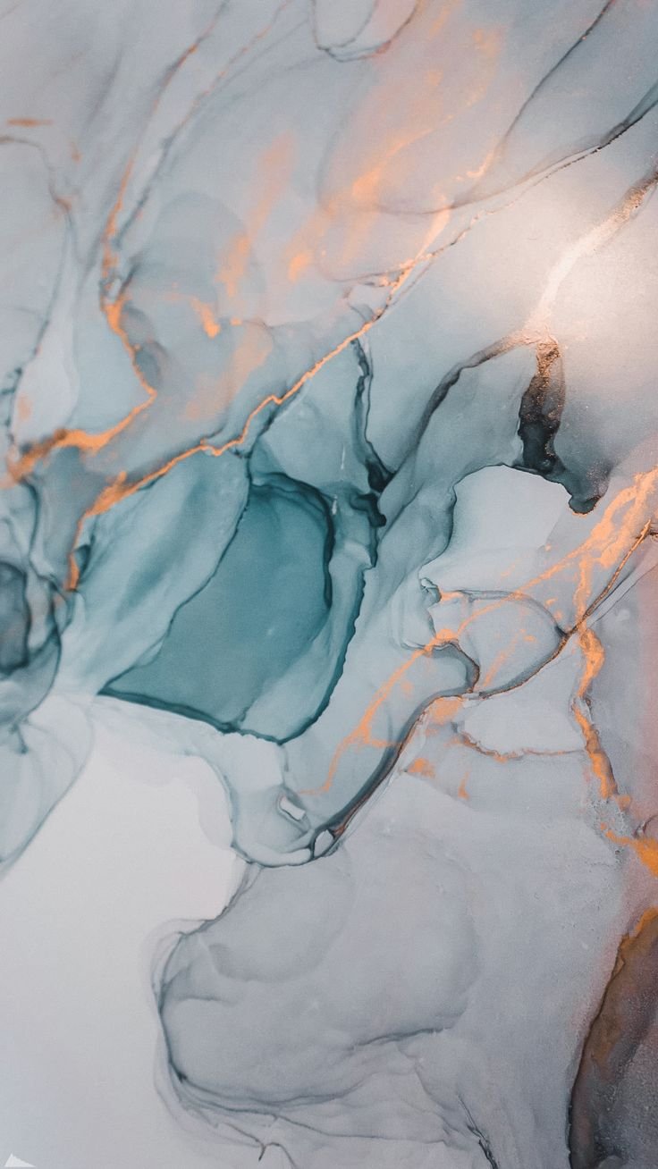 Цветы на Мраморном столе