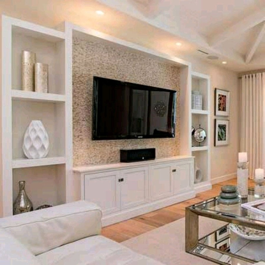 Ниша под телевизор в гостиной