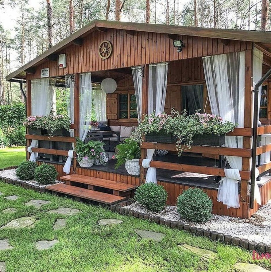 Летний домик с верандой