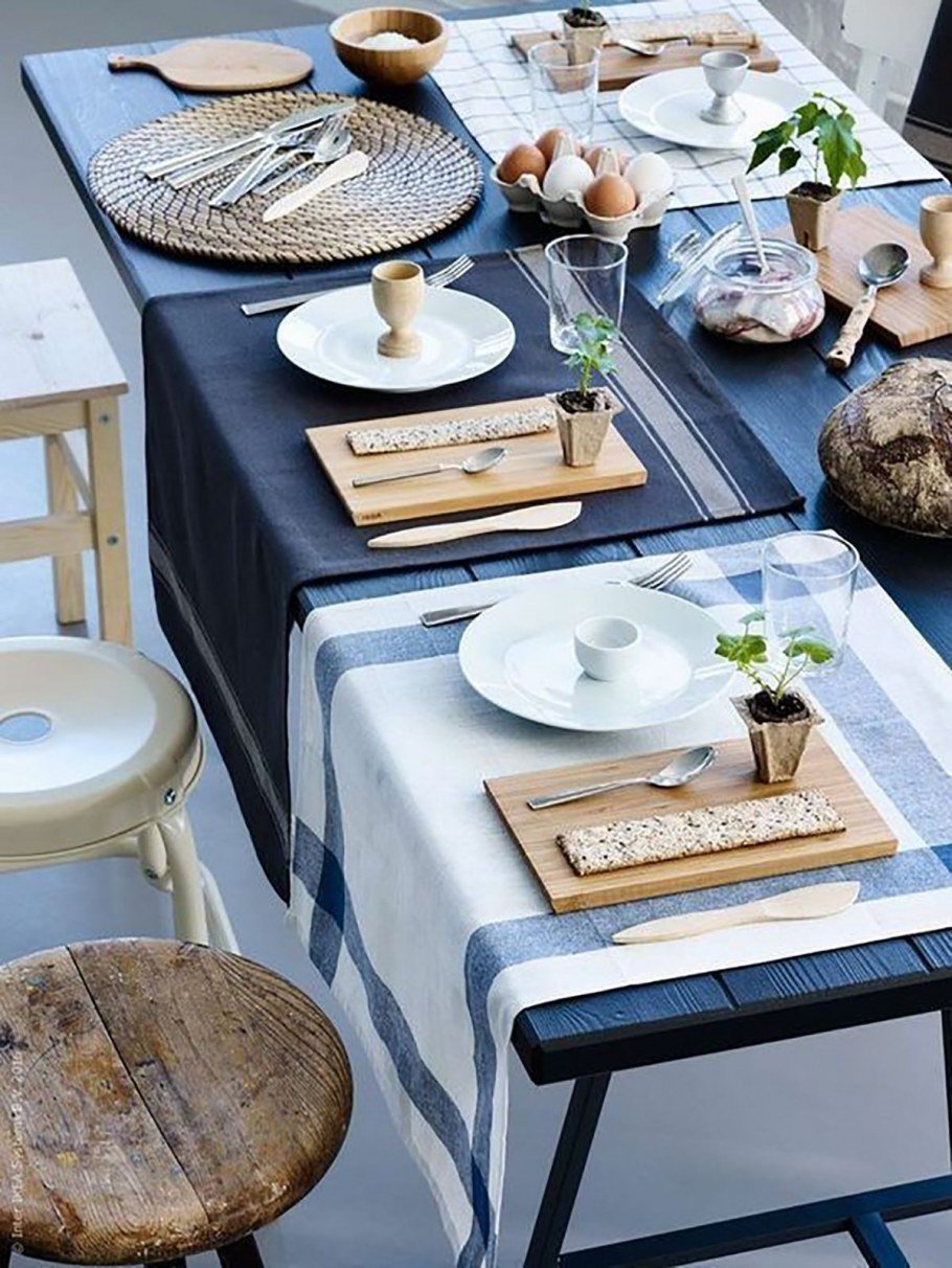 Круглый обеденный стол в скандинавском стиле