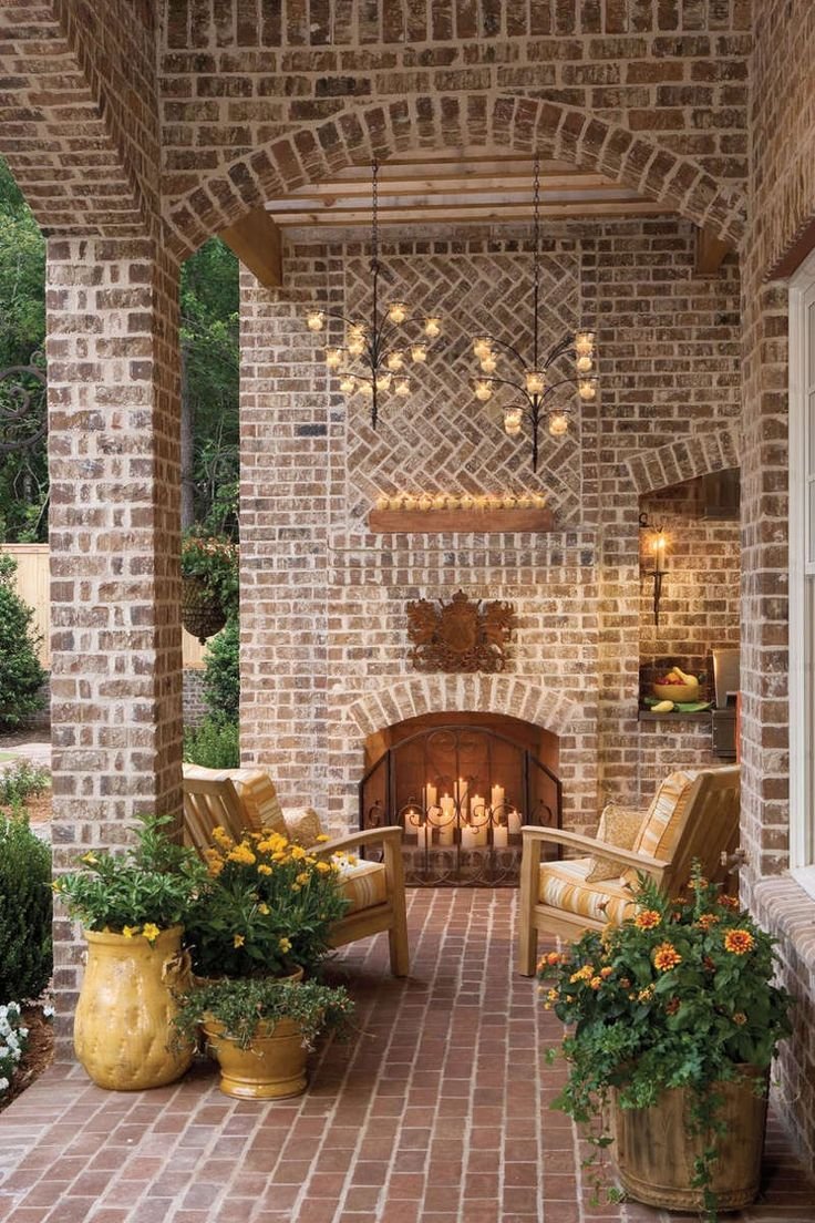 Интерьер веранды с камнем