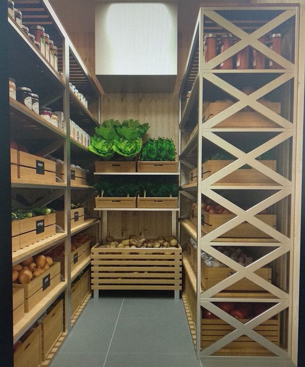 Хранение овощей доме. Хранение овощей в кладовке. Подвал для хранения ово. Подвал для хранения овощей. Подпол для хранения овощей.