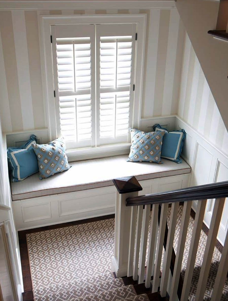 Окно над лестницей