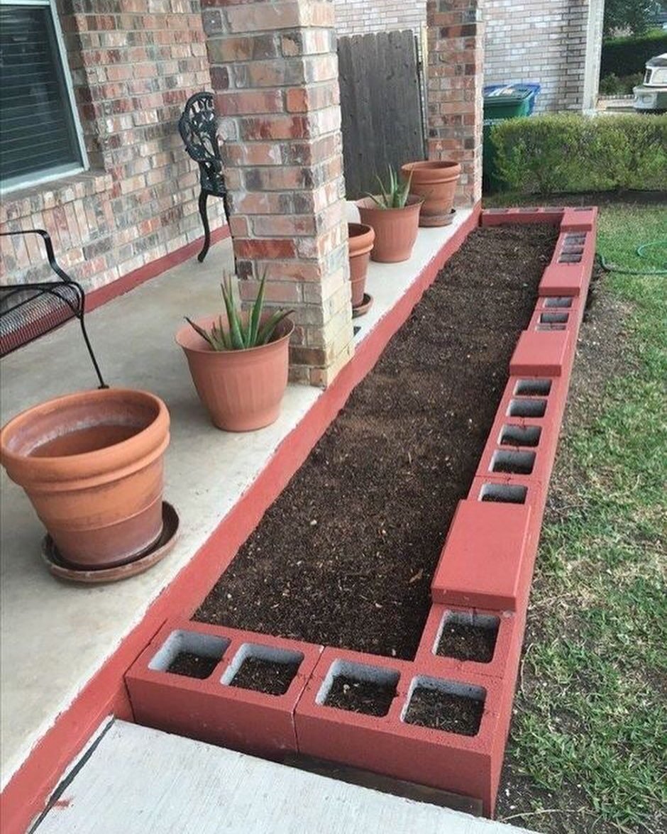 Клумба из блоков строительных