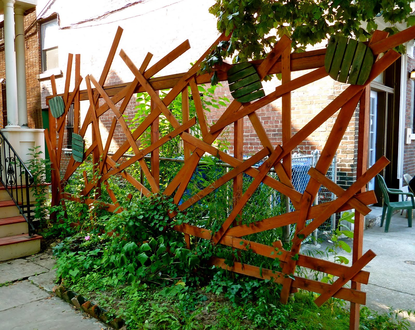 Шпалера для беседки. Декоративный забор для огорода. Необычный забор. Оригинальный забор. Декоративные ограждения для сада из дерева.
