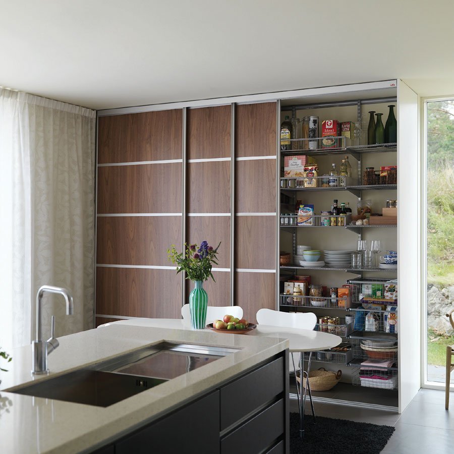 Кладовка на кухне в частном доме